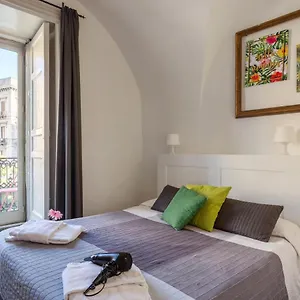 Da Gianni E Lucia With Bathroom In The Center Catánia